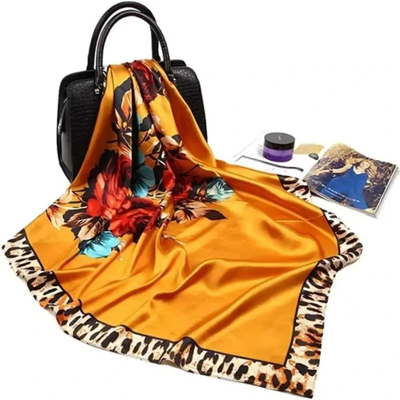 NWOT Square Yellow Floral Scarf with Tiger Print Border 35 x 35 inches - Picture 2 of 3